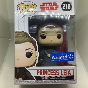 Star Wars Princess Leia Vinyl Bobble-Head #218
Walmart Exclusive